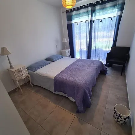Nyaraló Petite Maison - Annexe Independante D'une / Independent Within A *