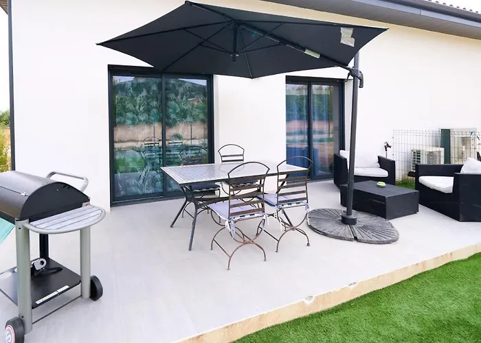 Petite Maison - Annexe Independante D'une / Independent Within A